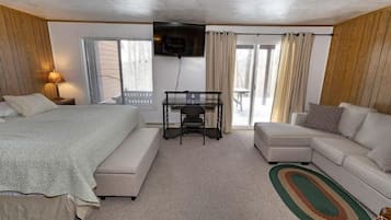 Condo, 3 Bedrooms | 3 bedrooms, iron/ironing board, cribs/infant beds, free WiFi