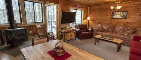 Condo, 3 Bedrooms | Dining