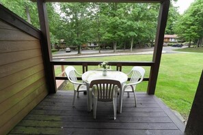 Condo, 3 habitaciones | Restaurante al aire libre