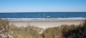 Mermaids & Mutts 3 Bedroom Bungalow by RedAwning