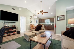 House, 3 Bedrooms | Living area