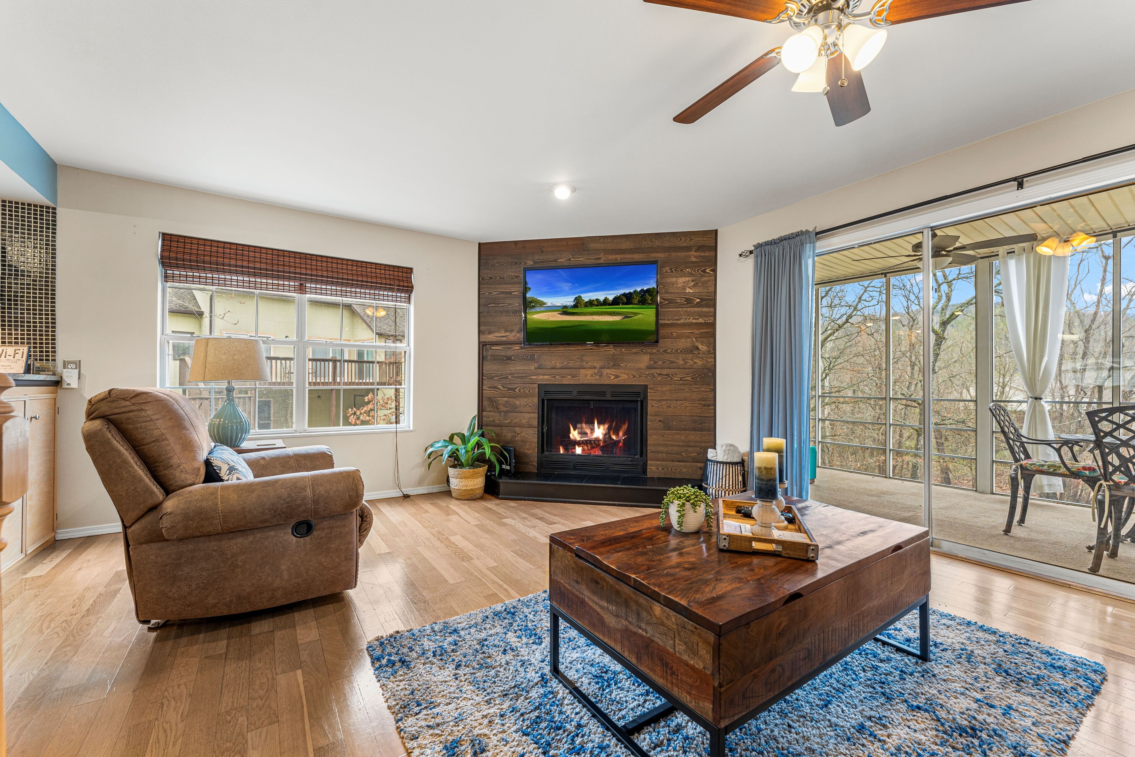 公寓客房, 2 間臥室 | 起居區 | 智慧型電視