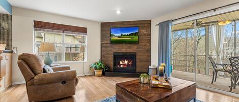 公寓客房, 2 間臥室 | 起居區 | 智慧型電視