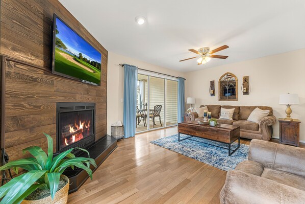 Apartment, 2 Schlafzimmer | Wohnbereich | Smart-TV