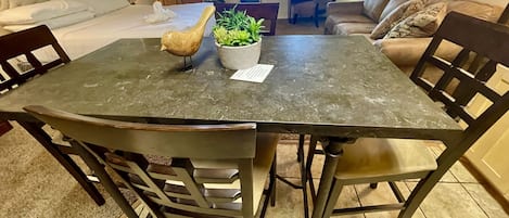 Room, 1 Bedroom | Dining
