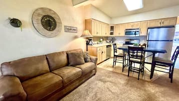 Habitación, 1 habitación | Área de sala de estar