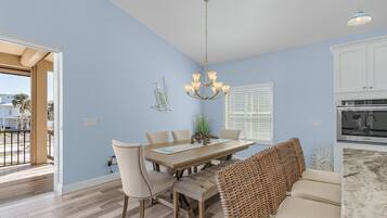 House, 3 Bedrooms | Dining