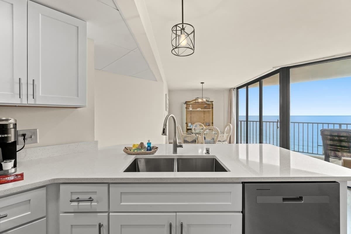 冰箱、微波炉、烤箱、炉灶