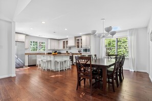 Dining - Renovated Hilton Head Retreat • Pool + Outdoor Kitchen + Near Beach | Wisteria (Hilton Head Island)