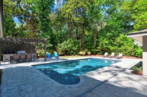 Pool - Renovated Hilton Head Retreat • Pool + Outdoor Kitchen + Near Beach | Wisteria (Hilton Head Island)