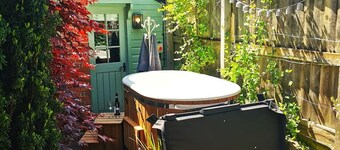 Beautiful, traditional rural cottage