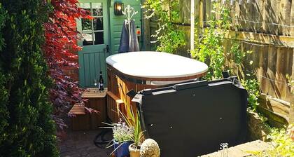 Beautiful, traditional rural cottage