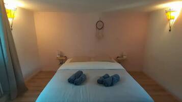 3 bedrooms, internet, bed sheets