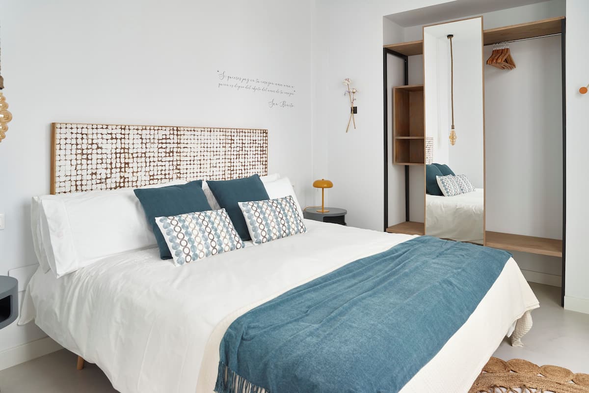 Standaard tweepersoonskamer (King bed) | Een kluis op de kamer, individueel gedecoreerd, individueel gemeubileerd