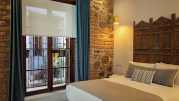 Habitación doble (Queen bed) | Caja de seguridad en la habitación y decoración personalizada