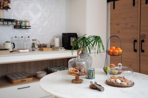 Snack bar