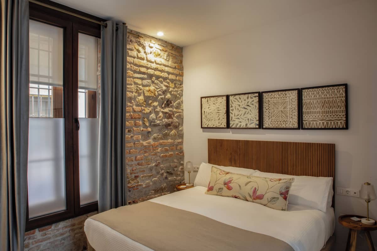 Standard Double Room, 1 King Bed with Sofa bed (King bed) | In-room safe, blackout drapes, soundproofing, WiFi (free)