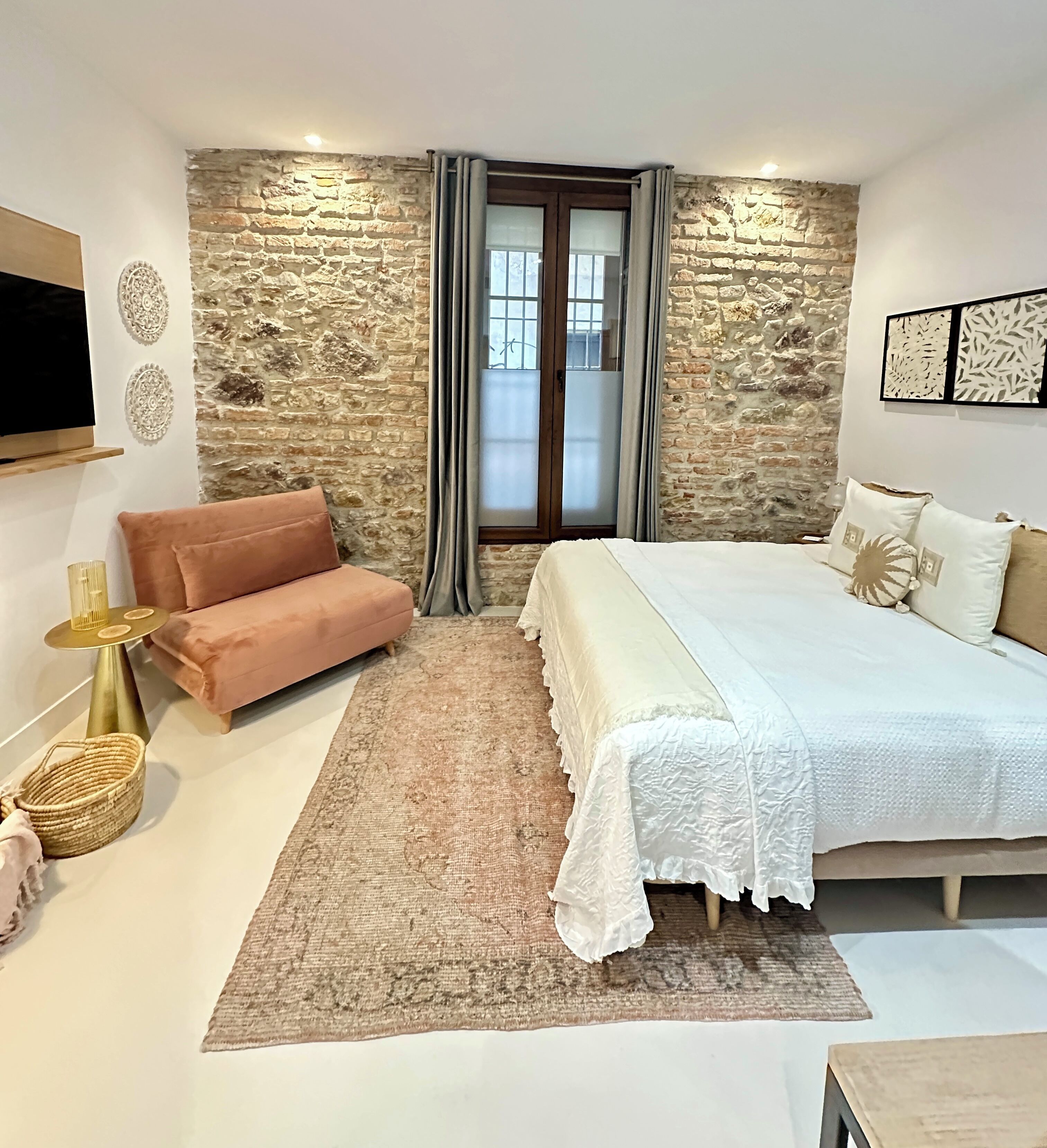 Standard-Doppelzimmer, 1 King-Bett und Schlafsofa (King bed) | Zimmersafe, individuell dekoriert, individuell eingerichtet
