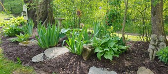 Beautiful private country setting, 4 miles to Little Patoka Boat Ramp.