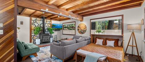 3 bedrooms, desk, free WiFi, bed sheets