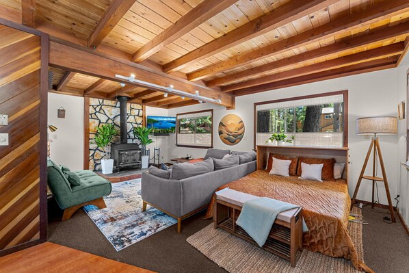 3 chambres, bureau, Wi-Fi gratuit, draps fournis