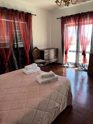 4 Schlafzimmer, Bügeleisen/Bügelbrett, Reisekinderbett, kostenloses WLAN