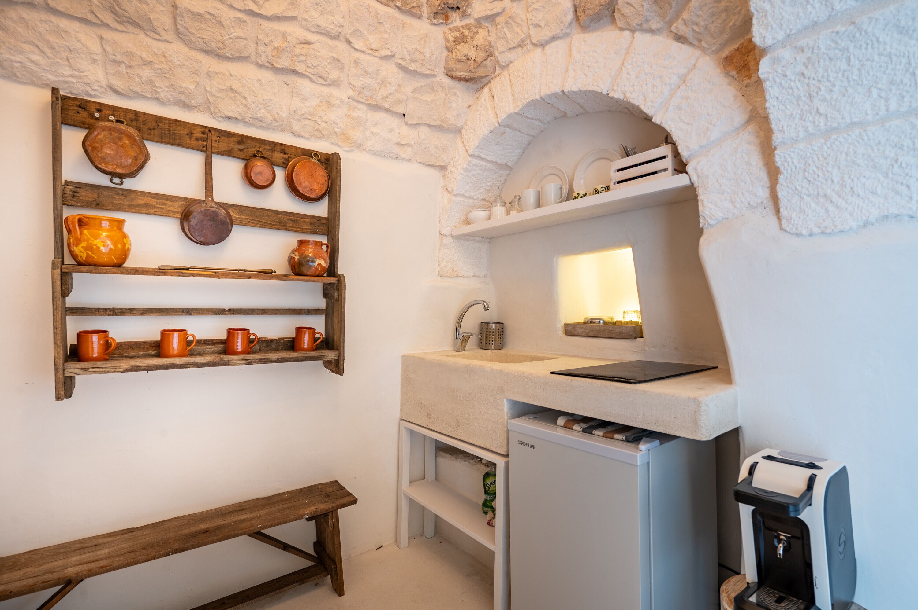 Frigorífico, horno, placa de cocina y lavavajillas