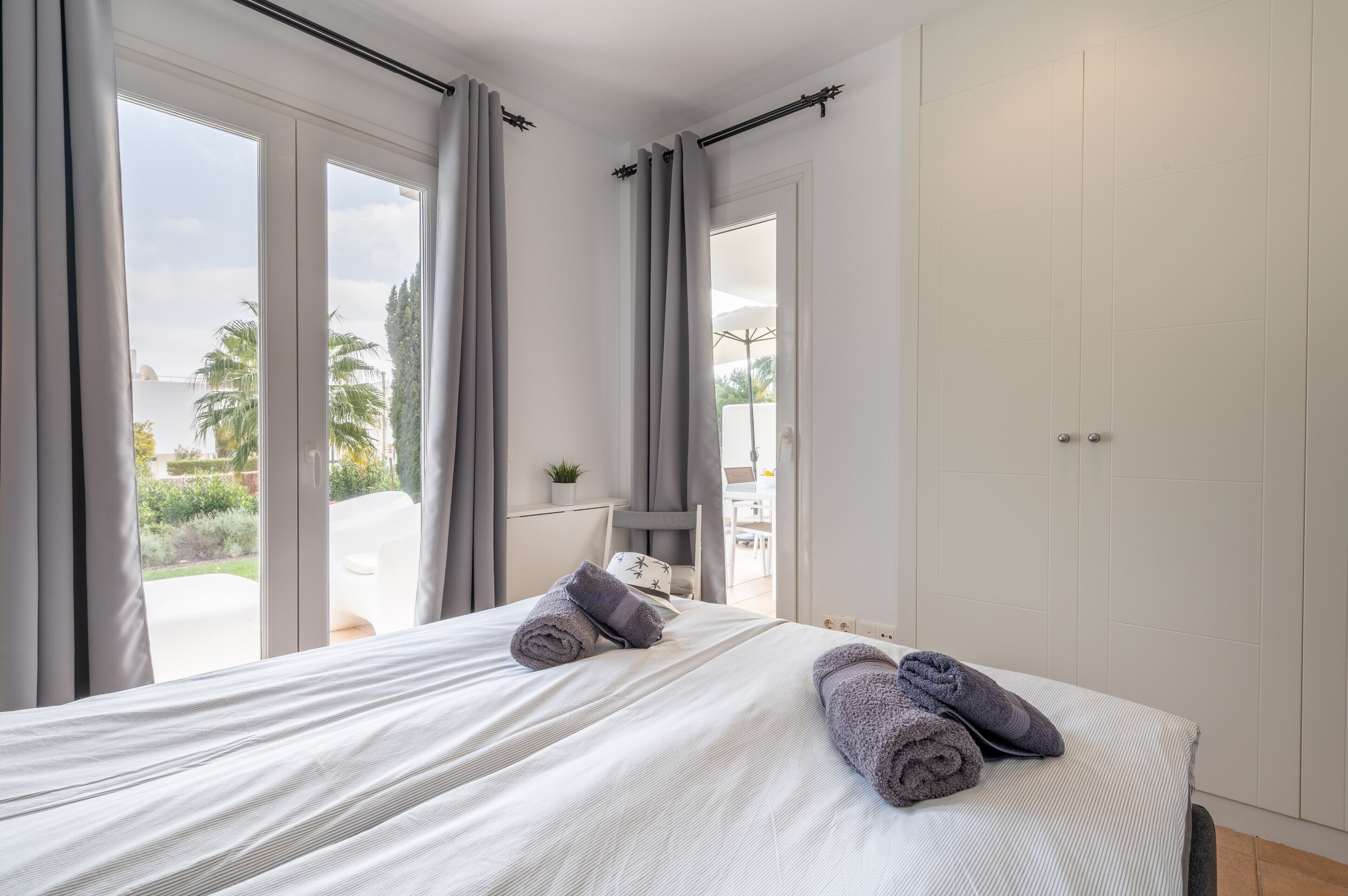 2 slaapkamers, een strijkplank/strijkijzer, gratis wifi, beddengoed