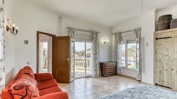 3 soverom, strykejern/-brett, wi-fi (inkludert) og sengetøy