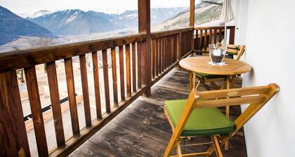 Apartment 'Vernalhof Apt Sunnaseit' with Mountain View, Shared Terrace and Wi-Fi