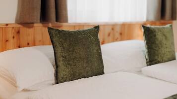 3 bedrooms, free WiFi, bed sheets