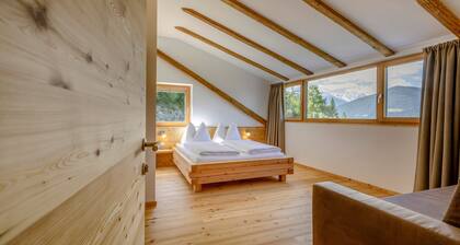 Apartment 'Vernalhof Apt Panorama Large' with Mountain View, Shared Terrace and Wi-Fi