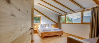 Appartamento 'Vernalhof Apt Panorama Large' con vista sulle montagne, terrazza in comune e Wi-Fi