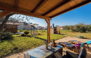 屋外ダイニングエリア