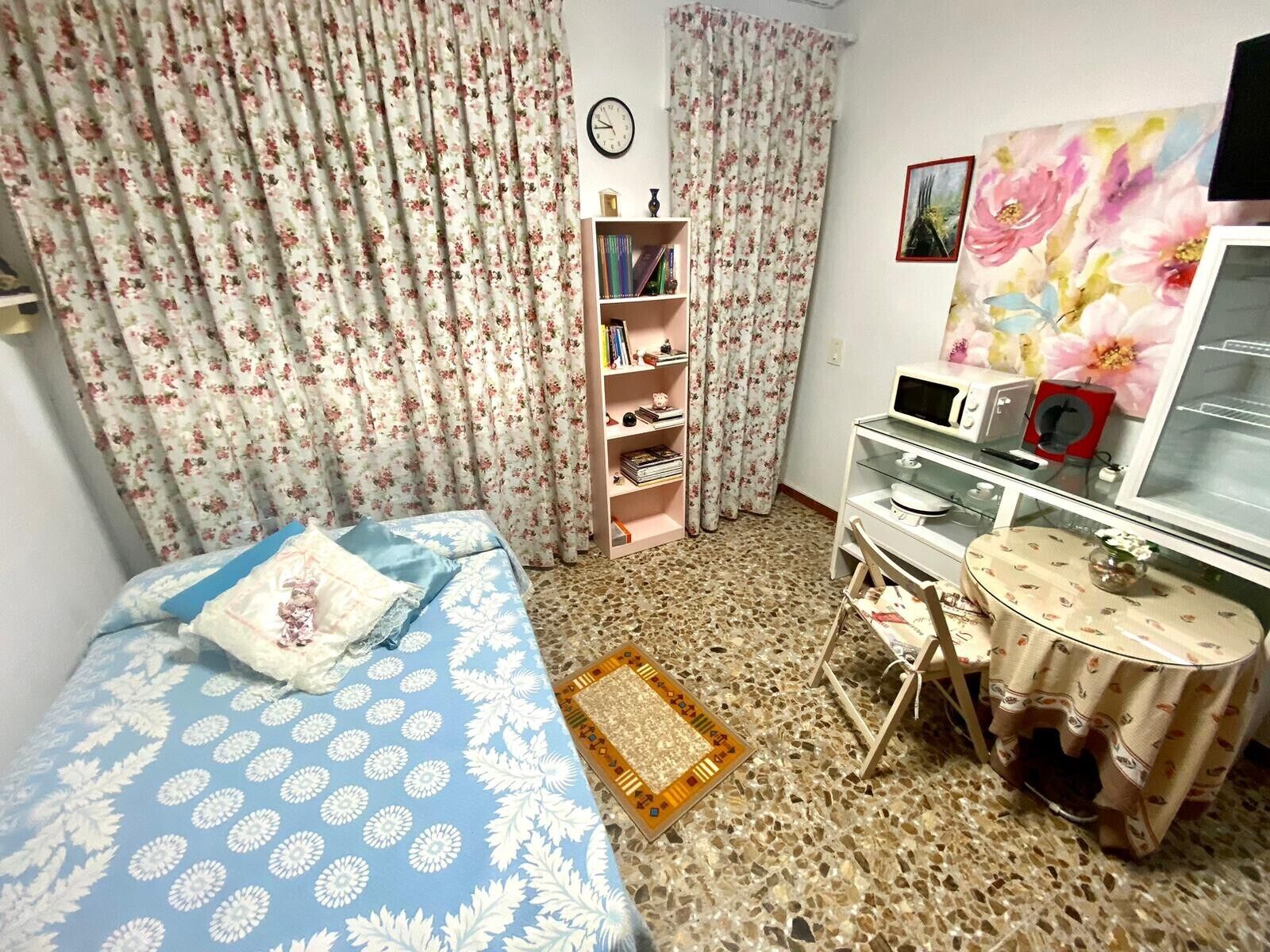 1 chambre, fer et planche à repasser, Wi-Fi gratuit, draps fournis