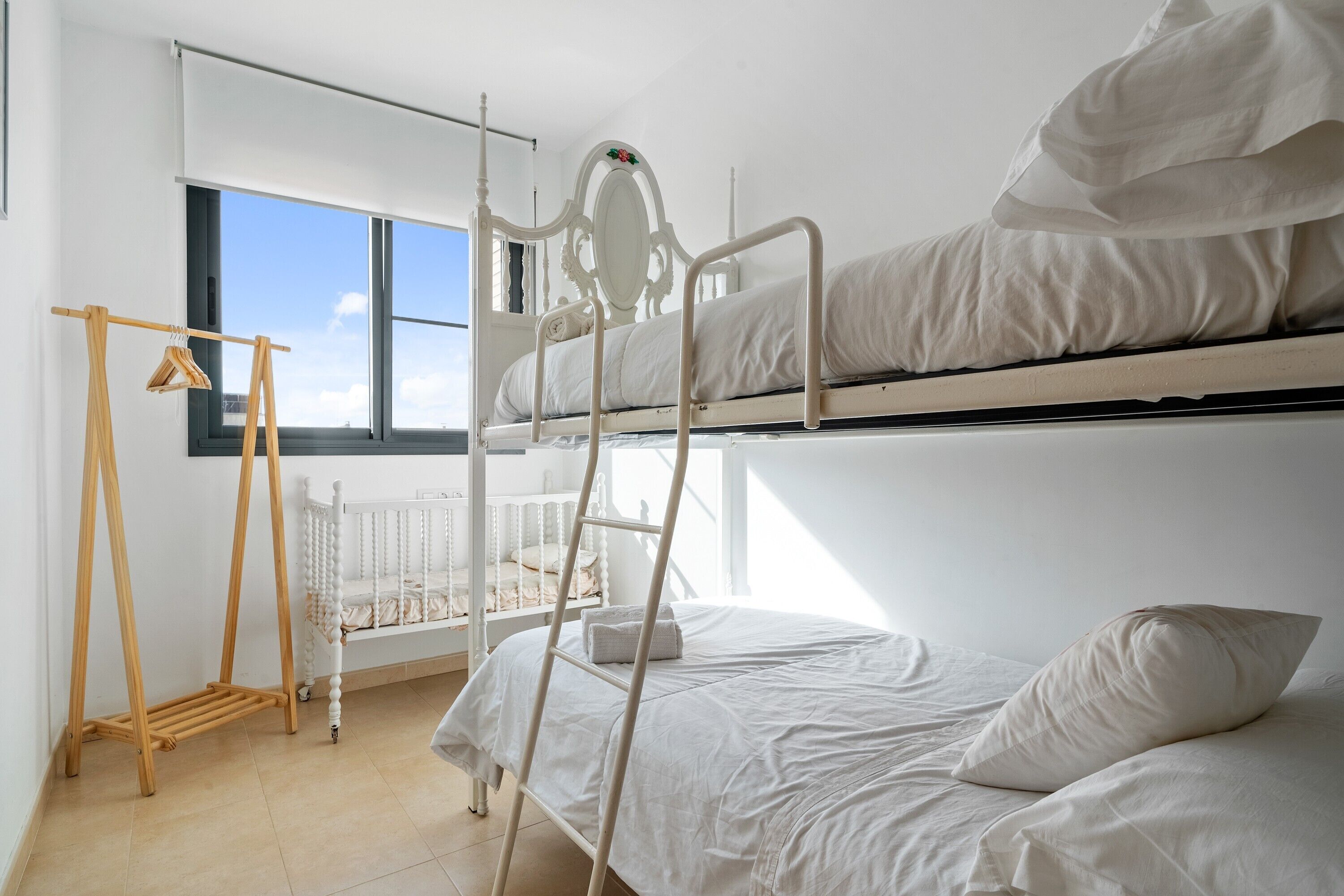 2 bedrooms, iron/ironing board, free WiFi, bed sheets