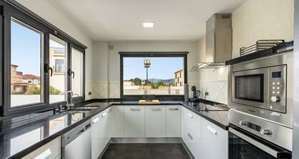Villa "Valeria" with Mountain View, Private Pool & Wi-Fi