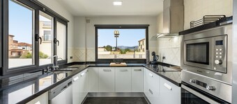 Villa "Valeria" with Mountain View, Private Pool & Wi-Fi