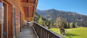 Appartamento di vacanza "Pischlhof Apt Lärche" con vista sulle montagne, balcone e giardino