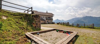 Casa vacanze "Enzianhuette" con vista sulle montagne, 3 balconi e terrazza condivisa