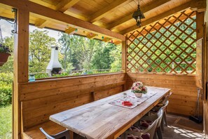 Outdoor dining - Chalet 'Baita Bocheto' with Balcony & Terrace (Levico Terme)