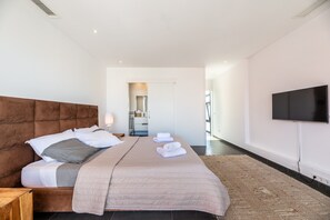 5 chambres, Wi-Fi gratuit, draps fournis