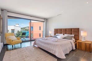 5 bedrooms, free WiFi, bed sheets - Villa "Can Olivera" close to the Sea with Private Pool & Wi-Fi (Ibiza)