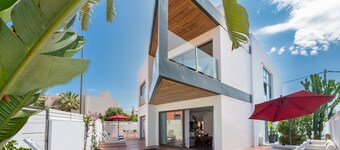 Villa "Can Olivera" close to the Sea with Private Pool & Wi-Fi