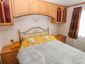 3 bedrooms, individually decorated, individually furnished
