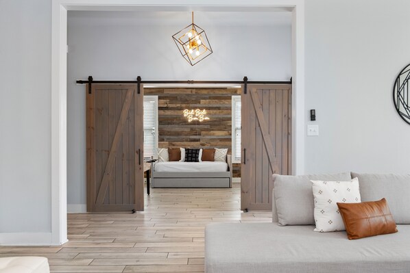 3 bedrooms, desk, iron/ironing board, free WiFi