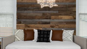 3 Schlafzimmer, Schreibtisch, Bügeleisen/Bügelbrett, kostenloses WLAN