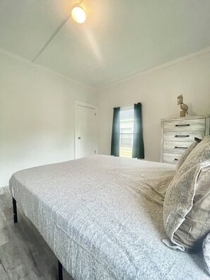 4 Schlafzimmer, Schreibtisch, kostenloses WLAN, Bettwäsche