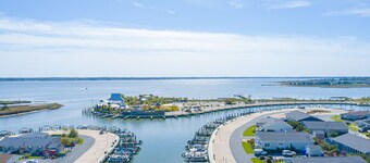 Large home-marina, beach, pools