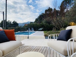 حمّام سباحة خارجي